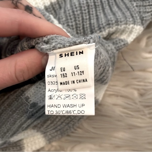 SHEIN Gray and White Knit Pullover - Picture 4 of 5